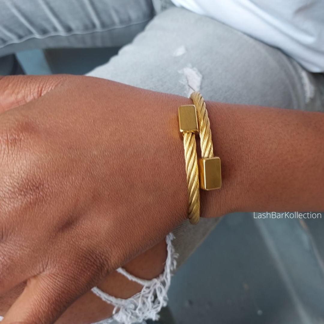 Simple yet elegant piece to wear with a classic and timeless spiral design. This sleek and chic Spiral Bracelet is the perfect addition your outfit.  Adding the Spiral Bracelet is perfect for accent jewelry to your outfit and your jewelry collection. • Quality stainless steel• 18k Gold plated• Tarnish free• Hypoallergenic 